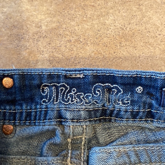 Womens  Miss Me skinny jeans size 26 inseam measures about 30” - Picture 4 of 7